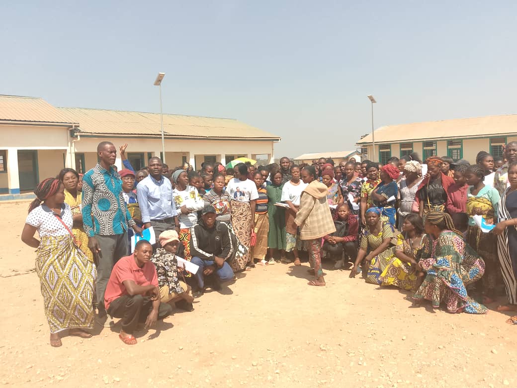 Membres d'un groupe AVEC MUGEC après une session de formation à Kolwezi